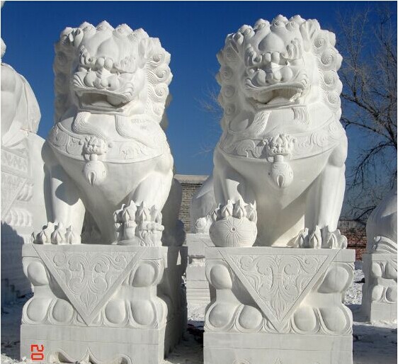 曲阳高2.5米汉白玉石雕狮子元旦被盗