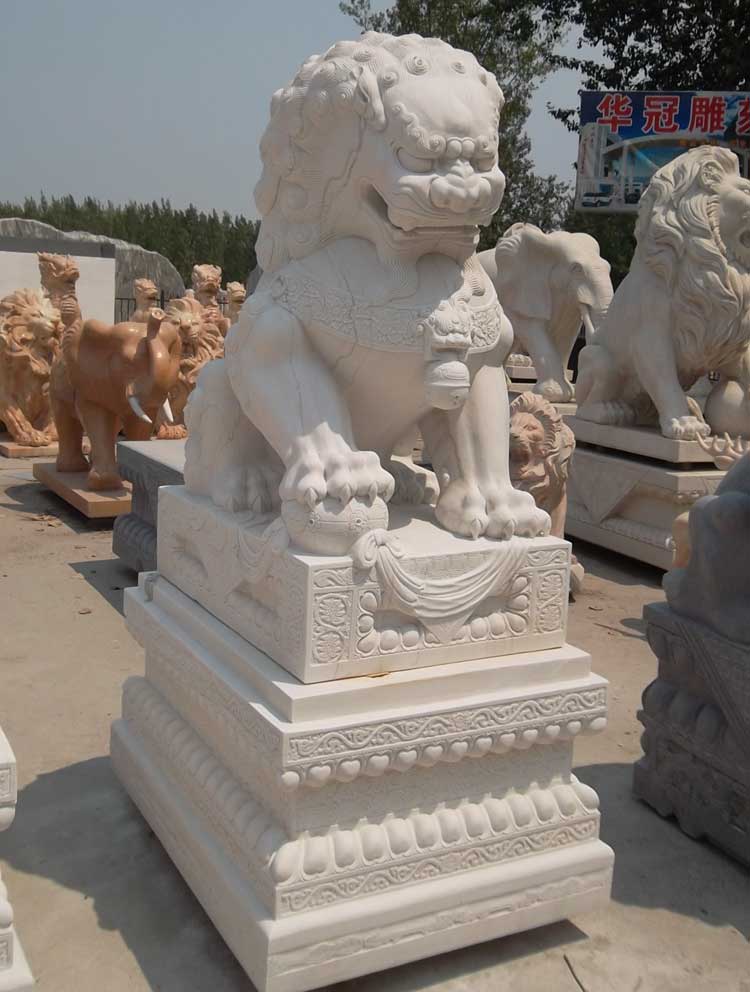2015华冠汉白玉石雕狮子图片 价格优惠