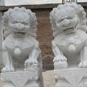 <b>中式汉白玉花岗岩石狮子图片展示</b>